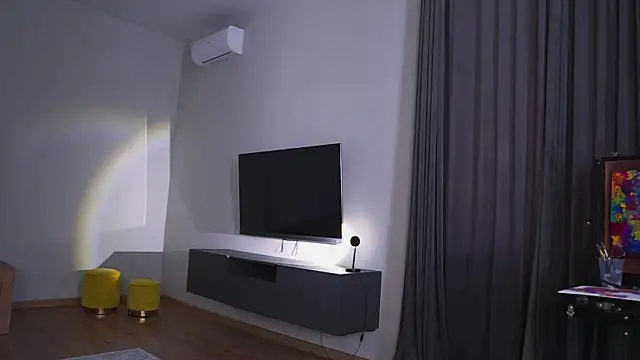 Snapshot of AdaBell chatting on 05-19-26, 01:06 AdaBell online show from 05-19-26, 01:06