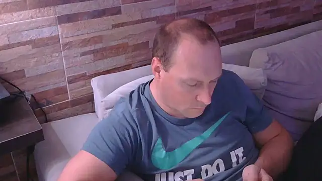 lustonfan online show from 04-23-26, 01:40