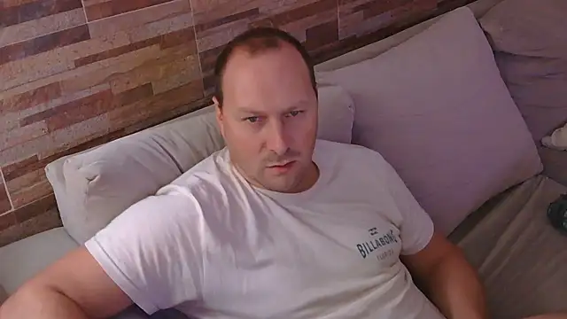 lustonfan online show from 05-05-26, 02:03