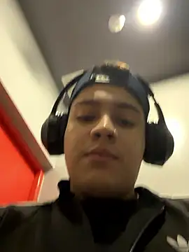 OliverTabordaa online show from 04-24-26, 08:11