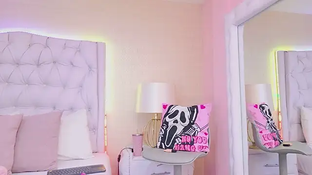 MeganRoseh online show from 04-06-26, 10:44