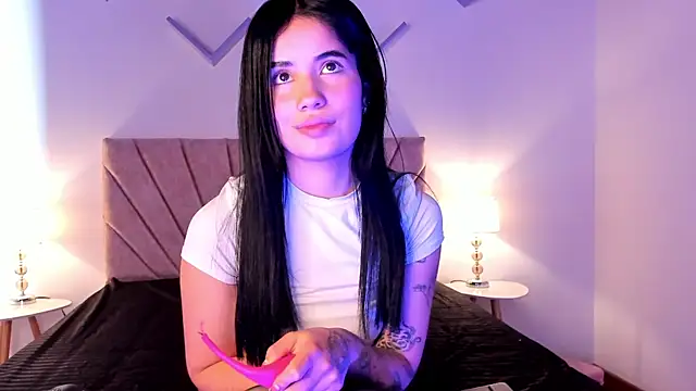 Lucy engel online show from 04-22-26, 02:18