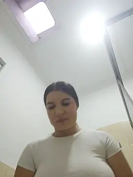 Pretty Julieta online show from 04-25-26, 09:45