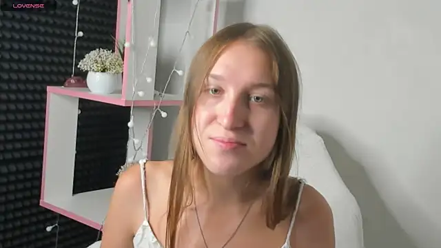 Xenia paradise online show from 07-24-26, 12:41