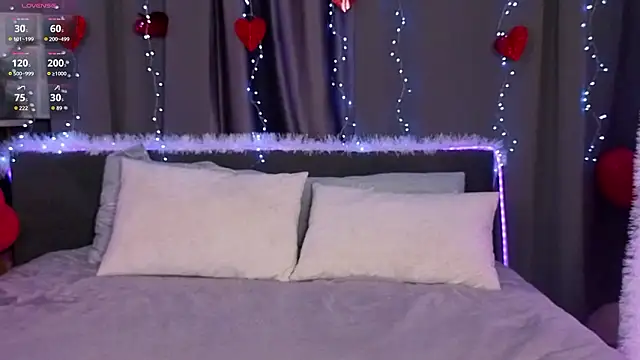 Snapshot of TwilaDona chatting on 03-08-26, 01:03 TwilaDona online show from 03-08-26, 01:03