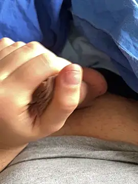 YoUnGbOy2018 online show from 04-17-26, 07:11