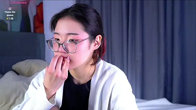 NelleMihalko online show from 04-15-26, 01:34