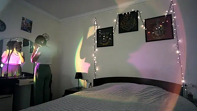 Milk shakeee online show from 03-20-26, 05:34