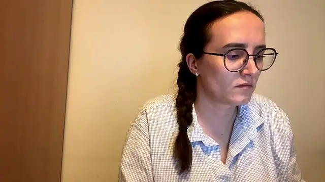 Snapshot of SofiaTease chatting on 03-12-26, 03:40 SofiaTease online show from 03-12-26, 03:40