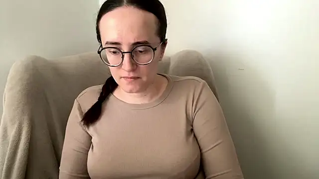 Snapshot of SofiaTease chatting on 05-01-26, 01:26 SofiaTease online show from 05-01-26, 01:26