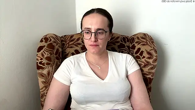 Snapshot of SofiaTease chatting on 05-27-26, 01:41 SofiaTease online show from 05-27-26, 01:41