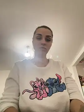 Giullyaxxx online show from 03-12-26, 04:13