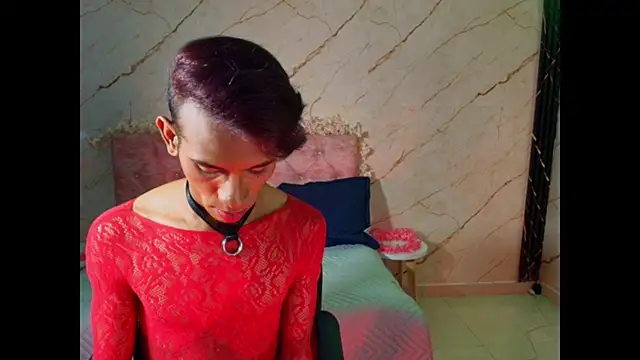 Snapshot of monserrat_petite chatting on 03-12-26, 02:45 monserrat petite online show from 03-12-26, 02:45