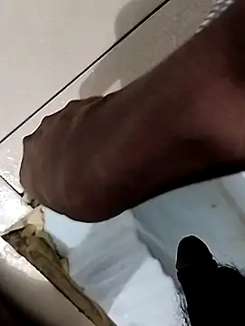 ishan Singh1 online show from 03-26-26, 02:00