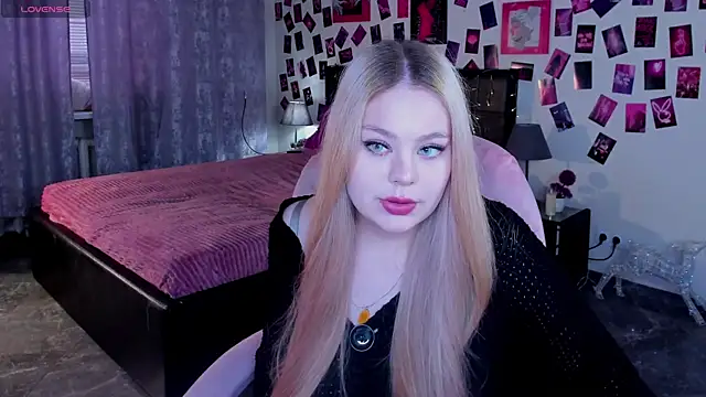 Snapshot of AmeliaMerris chatting on 03-12-26, 10:54 AmeliaMerris online show from 03-12-26, 10:54