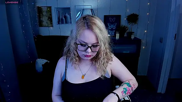 AmeliaMerris online show from 04-21-26, 08:55