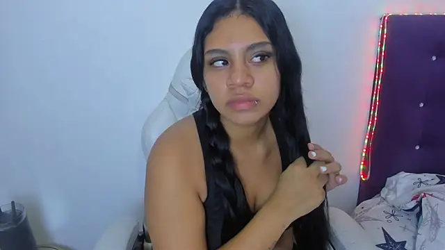 madelinesquirt online show from 04-25-26, 07:00