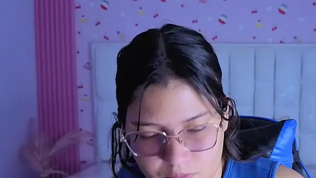 lucero s1 online show from 04-25-26, 03:20