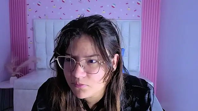 lucero s1 online show from 04-30-26, 03:13