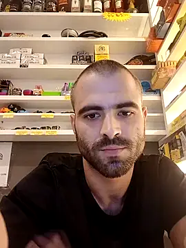 Snapshot of fnoggg chatting on 03-09-26, 11:09 fnoggg online show from 03-09-26, 11:09