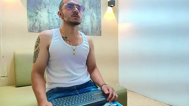 Snapshot of LUCA_KINGG chatting on 03-11-26, 07:42 LUCA KINGG online show from 03-11-26, 07:42