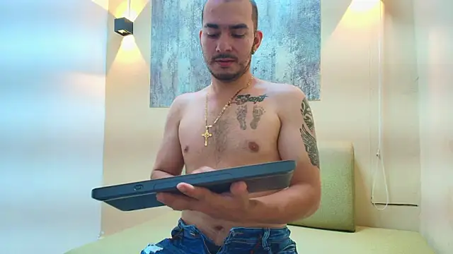 Snapshot of LUCA_KINGG chatting on 03-12-26, 07:53 LUCA KINGG online show from 03-12-26, 07:53