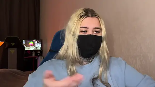 Xtoni  online show from 03-10-26, 07:02