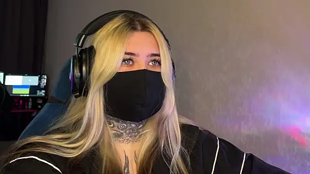 Xtoni  online show from 03-12-26, 07:14