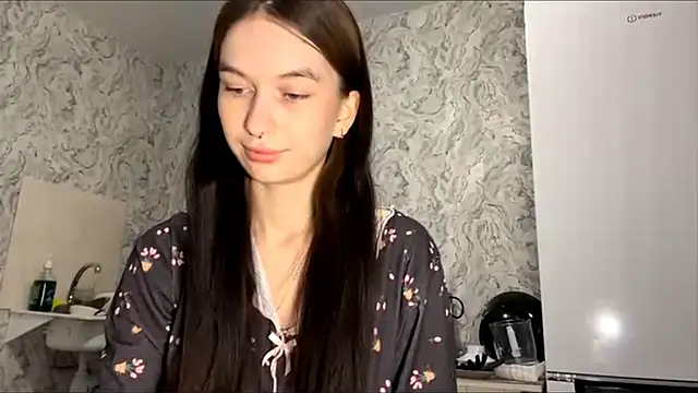 LaraDraggoo online show from 04-22-26, 10:11