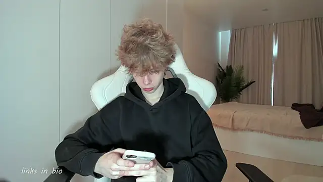 Wawesuc online show from 04-06-26, 08:37