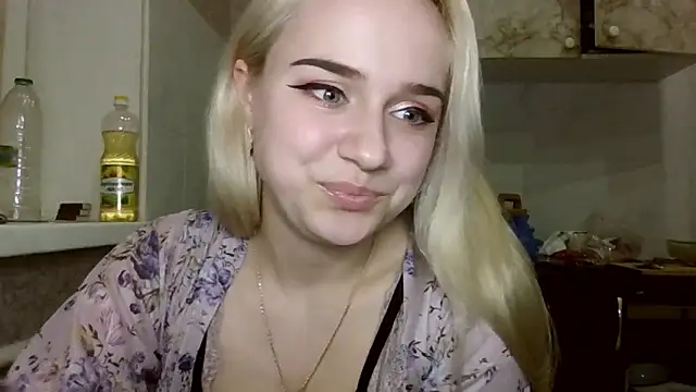 Snapshot of Barbie___girl chatting on 03-13-26, 06:58 Barbie girl online show from 03-13-26, 06:58