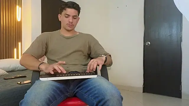 MrAdonis  online show from 03-11-26, 07:31