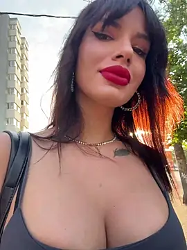 Snapshot of RaniaSnow chatting on 07-16-26, 03:56 RaniaSnow online show from 07-16-26, 03:56