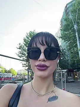 Snapshot of RaniaSnow chatting on 07-17-26, 05:25 RaniaSnow online show from 07-17-26, 05:25