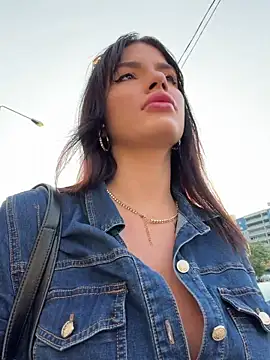Snapshot of RaniaSnow chatting on 07-19-26, 04:05 RaniaSnow online show from 07-19-26, 04:05