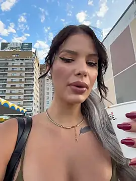 Snapshot of RaniaSnow chatting on 07-29-26, 03:59 RaniaSnow online show from 07-29-26, 03:59