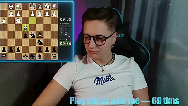 Snapshot of Emp4tic chatting on 03-06-26, 03:52 Emp4tic online show from 03-06-26, 03:52