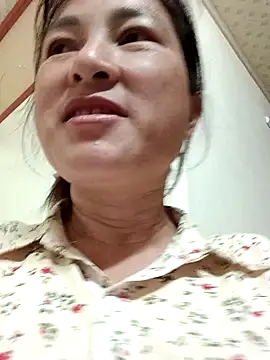 Snapshot of Yuhi3d chatting on 05-05-26, 03:09 Yuhi3d online show from 05-05-26, 03:09