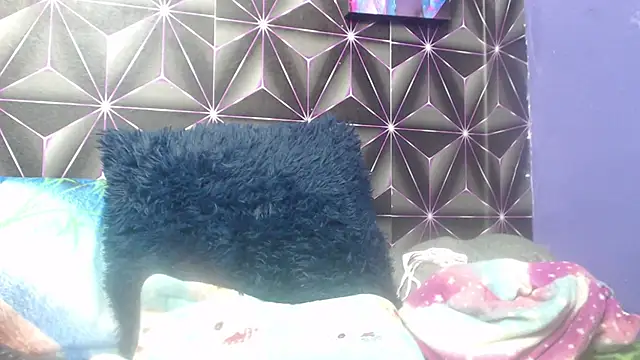 Candykss online show from 05-19-26, 01:56