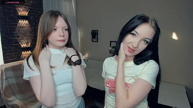 KarieDeever online show from 03-11-26, 01:39