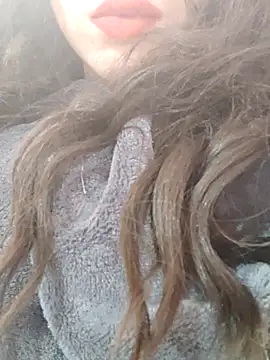 Snapshot of Kamilya89six chatting on 03-10-26, 02:11 Kamilya89six online show from 03-10-26, 02:11