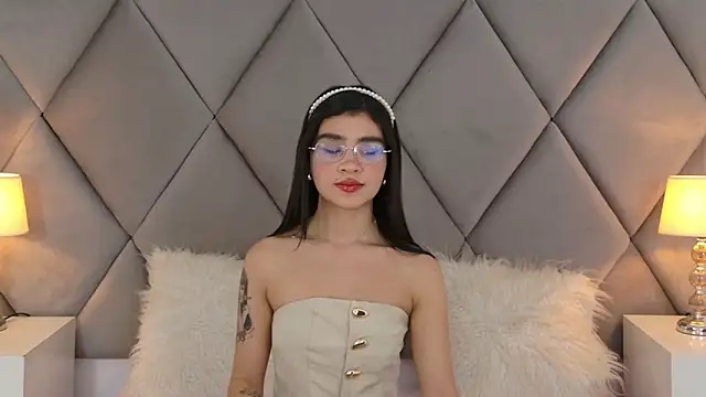 OliviaDiaz online show from 05-17-26, 08:05