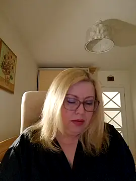 JanieLight53 online show from 04-11-26, 06:12