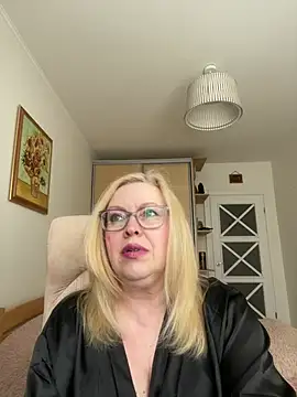 JanieLight53 online show from 04-29-26, 11:14