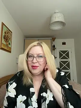 JanieLight53 online show from 05-03-26, 04:35