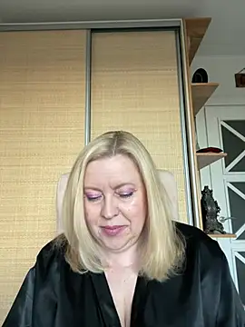 JanieLight53 online show from 07-28-26, 05:01