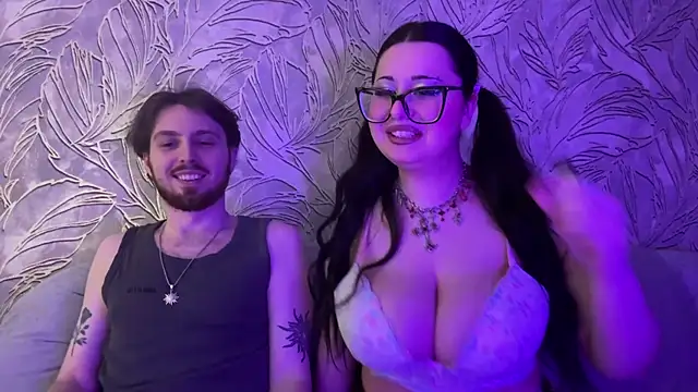 Snapshot of LunaWithAdrian chatting on 03-09-26, 12:36 LunaWithAdrian online show from 03-09-26, 12:36