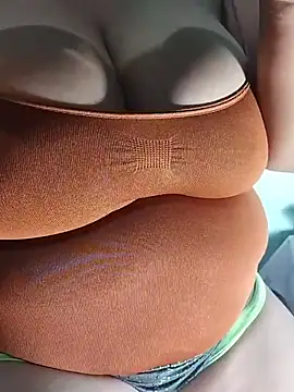 latina bigtitss online show from 03-30-26, 04:35