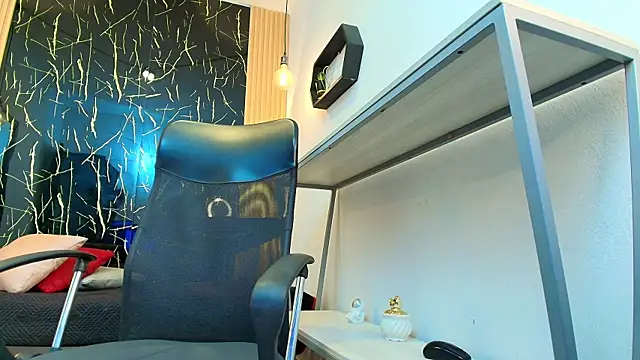 ValeriHot 1 online show from 04-24-26, 03:09