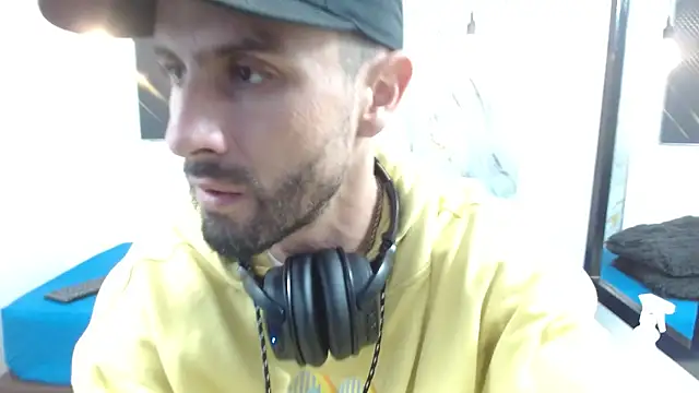 KingOfTemptation online show from 04-05-26, 03:15